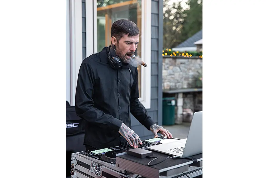 casey vann dj'ing wedding dj