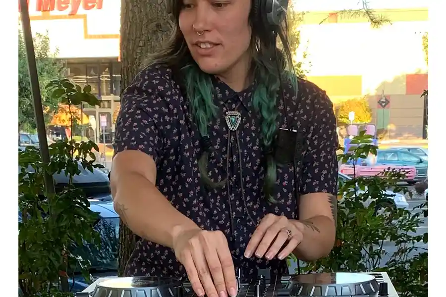 hill picha djing company event