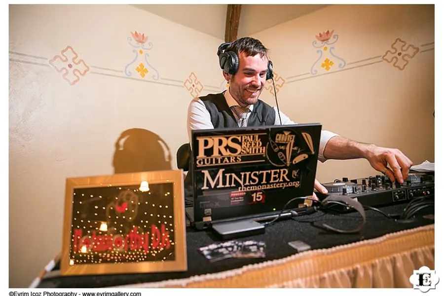 joe ebner dj'ing wedding dj